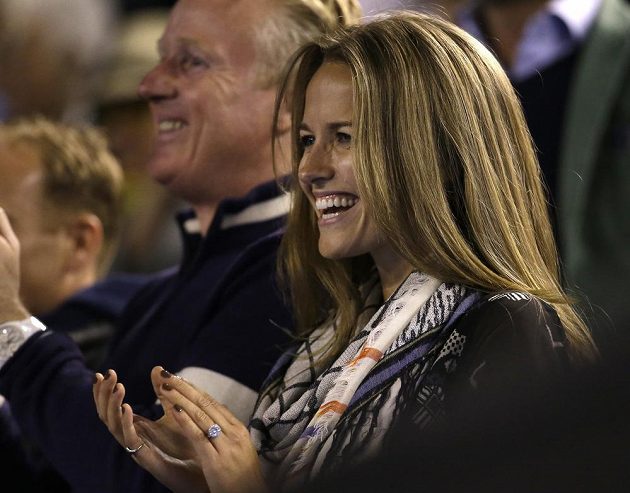 Kim Searsová fandila svému snoubenci Andymu Murraymu v semifinále Australian Open proti Tomáši Berdychovi.