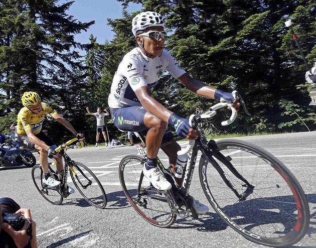 Kolumbijský cyklista Nairo Quintana (vpravo) vyhrál předposlední 20. etapu Tour de France. Vlevo vedoucí jezdec celkového pořadí Christopher Froome.