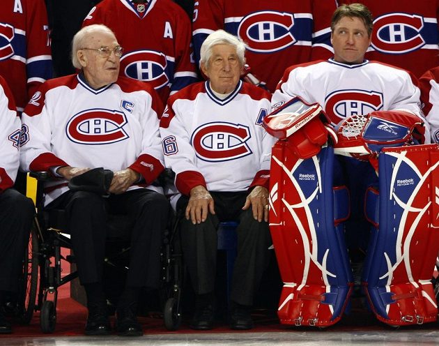 Klubové legendy Montrealu během oslav 100. výročí založení klubu, které proběhlo roku 2009. Zleva Emile Bouchard, Elmer Lach a Patrick Roy.
