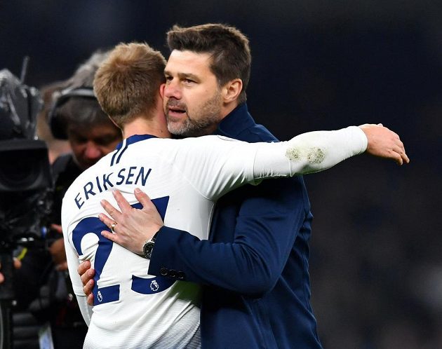 Radost v podání střelce Tottenhamu Christiana Eriksena a manažera Mauricia Pochettina.