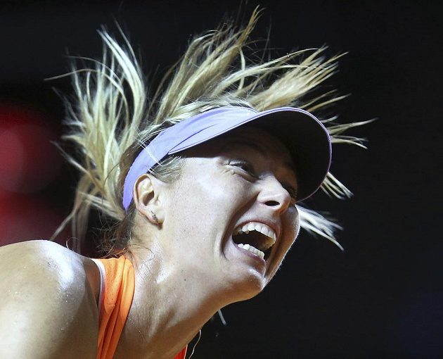 Ruská tenistka Maria Šarapovová se vrátila do hry po odpykání trestu za doping. Ve Stuttgartu nastoupila proti Italce Vinciové.
