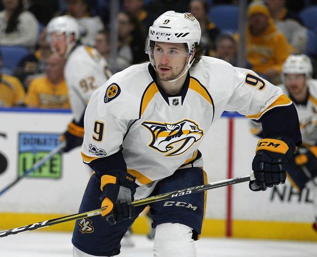 Útočník Filip Forsberg z týmu Nashville Predators má v NHL v poslední době pořádně nabito. Proti Buffalu vstřelil dva góly.