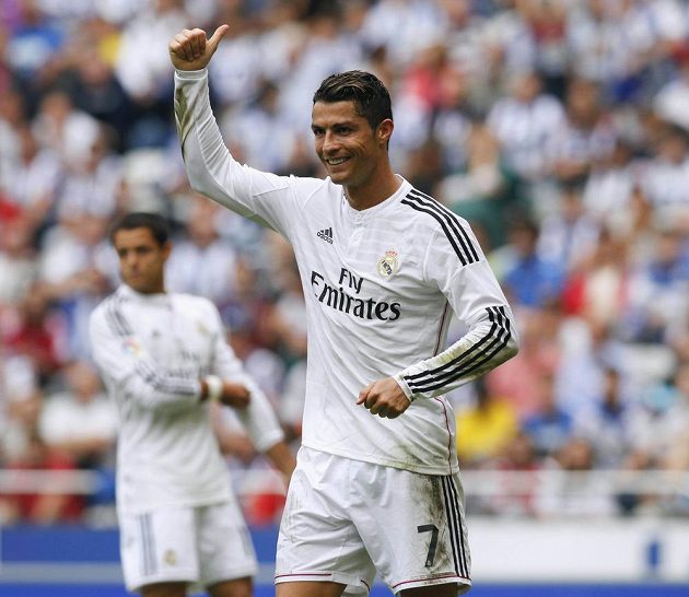 Cristiano Ronaldo byl ústřední postavou Realu při jeho vysokém vítězství nad La Coruňou.