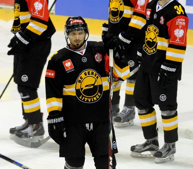 Litvínovský hrdina František Lukeš, který v prodloužení zajistil Vervě postup do osmifinále Ligy mistrů přes Vídeň Capitals.