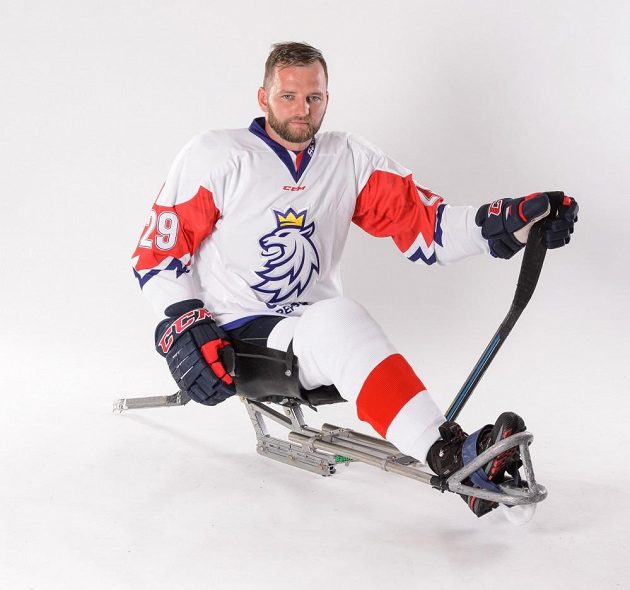 Nové sady dresů samozřejmě obléknou i sledge hokejisté.