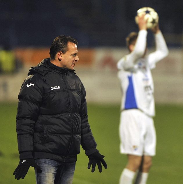 Trenér Baníku Ostrava Martin Svědík (vlevo) v utkání 15. kola Gambrinus ligy s Teplicemi.
