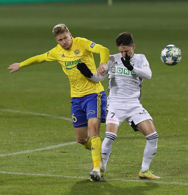 From left Václav Procházka from Zlín and Tomáš Ostrák from Karviná.