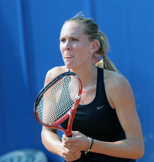 Nicole Vaidišová se na česká kurty vrátila na turnaji v Praze proti Elicii Kostovové z Bulharska.
