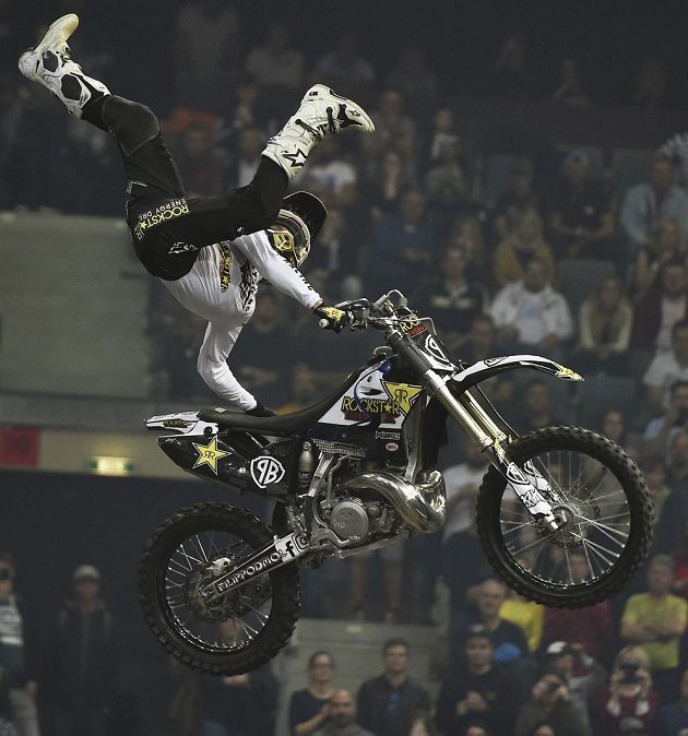 Nejlepší z Čechů na exhibici ve freestyle motokrosu FMX Gladiator Games - Filip Podmol.