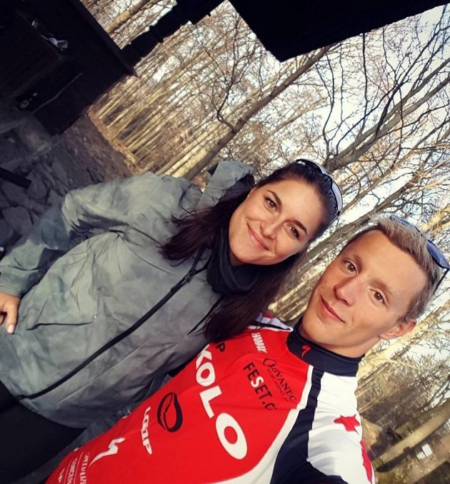 Barbora Hermannová při sportovní aktivitě s partnerem Janem Mickou.