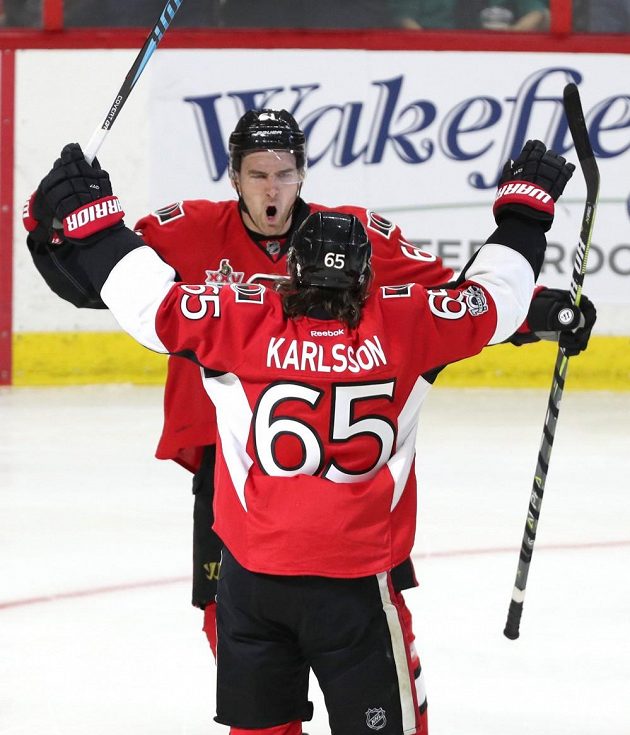 Erik Karlsson skóroval v duelu s Columbusem.