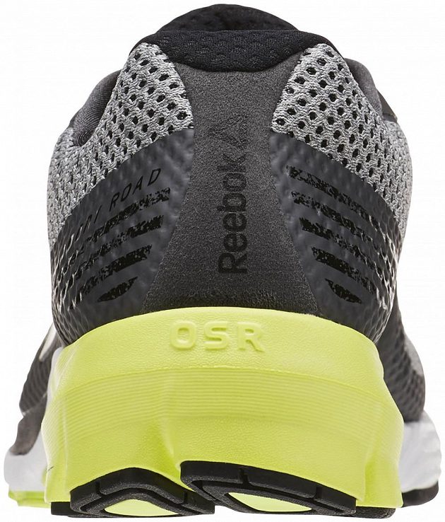 Reebok Harmony Road - na zadním konci vynikne masivní tlumení.