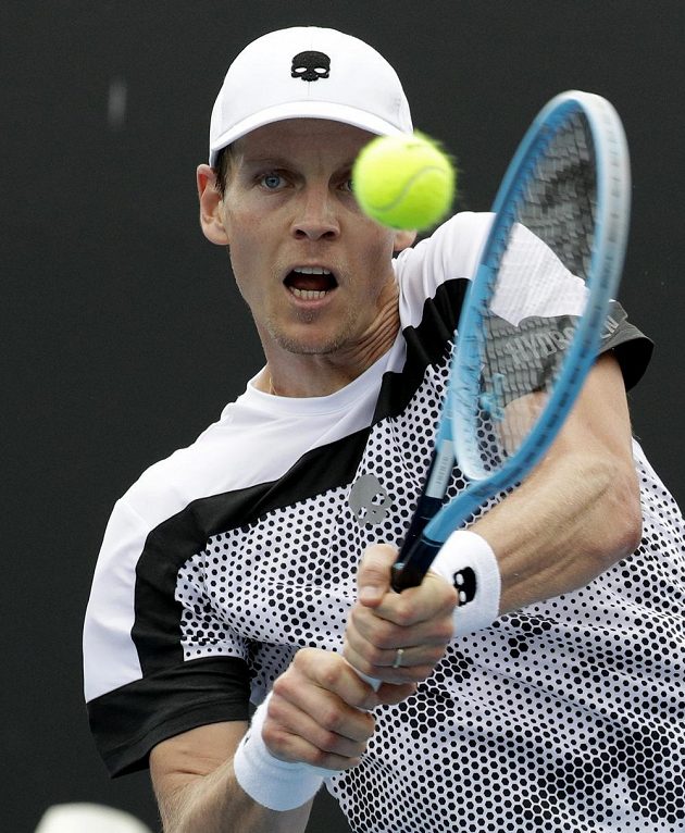 Český tenista Tomáš Berdych je při návratu po půlroční pauze kvůli zranění zad ve výborné formě. Na Australian Open zatím drtí soupeře.