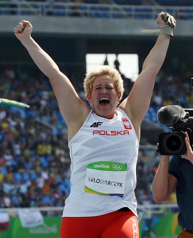 Novopečená olympijská vítězka v hodu kladivem Anita Wlodarczyková z Polska.