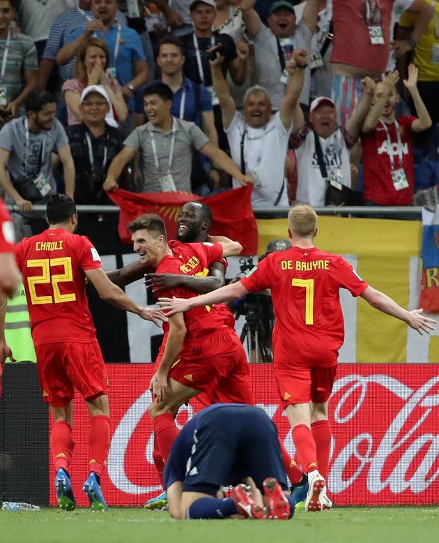 Obrovský úspěch belgických fotbalistů na MS ve fotbale. Postup do semifinále slaví na snímku Chadli, De Bruyne, Lukaku a Meunier.