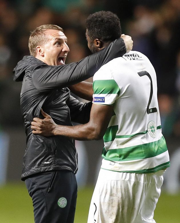 Trenér Celtiku Brendan Rodgers /vlevo) a obránce Kolo Touré se radují z cenné remízy s Manchesterem City.