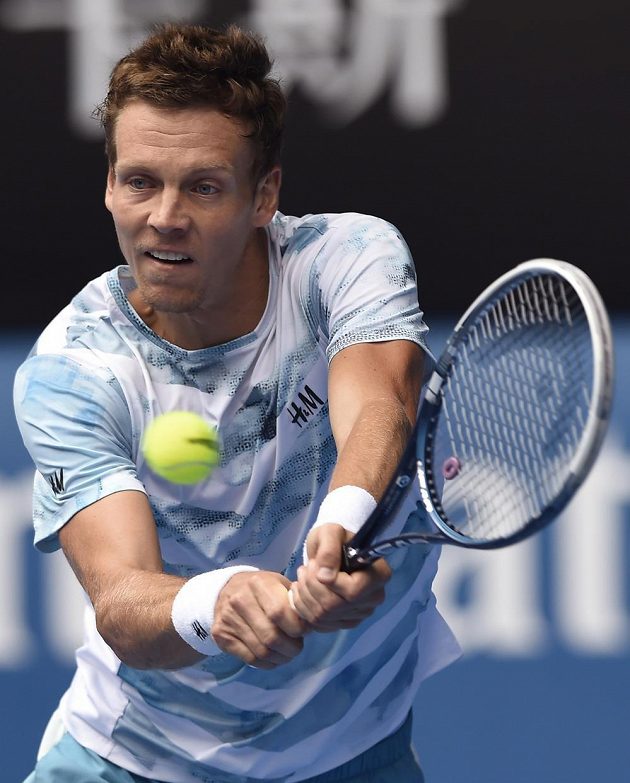 Český tenista Tomáš Berdych v utkání proti Rafaelu Nadalovi na Australian Open.