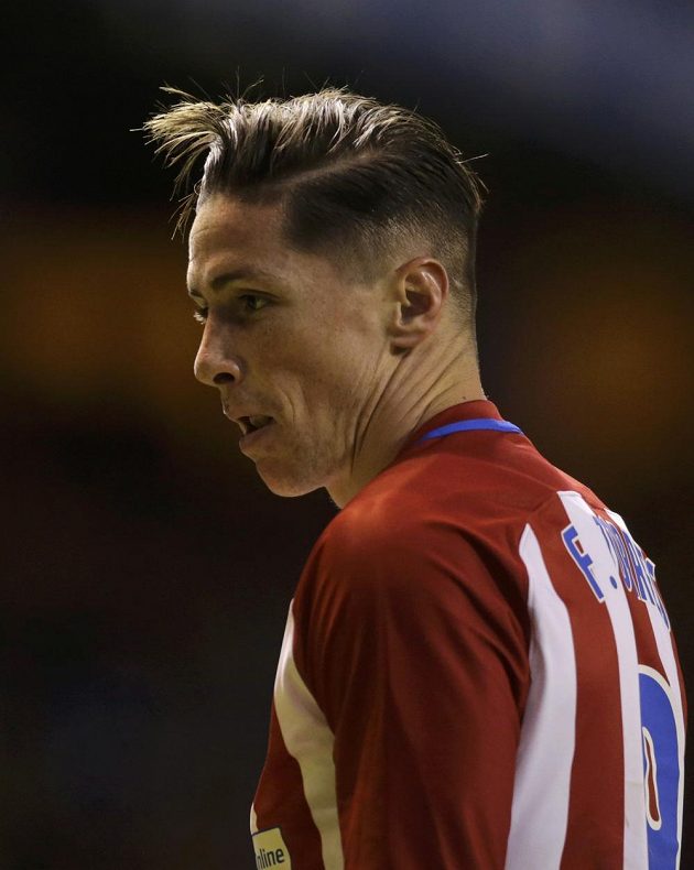 Známý španělský fotbalový útočník Fernando Torres z Atlétika Madrid bojoval v utkání s La Coruňou o život. Chvíli byl v bezvědomí a skončil v nemocnici.