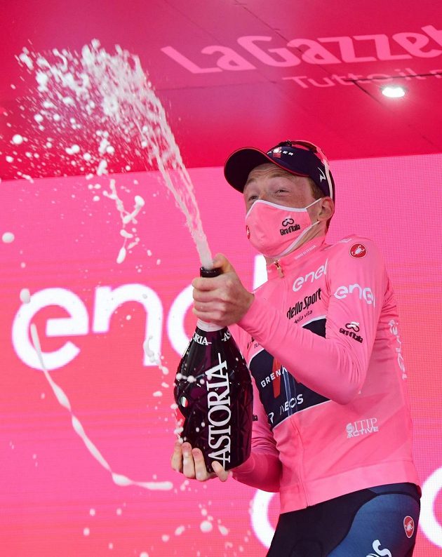 Britský cyklista Tao Geoghegan Hart vyhrál Giro d'Italia a poprvé v kariéře získal titul na některém ze závodů Grand Tour.