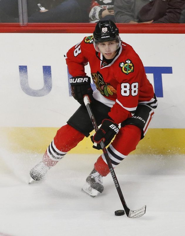Útočník Patrick Kane z Chicaga ani v utkání NHL proti Winnipegu nevyšel bodově naprázdno.