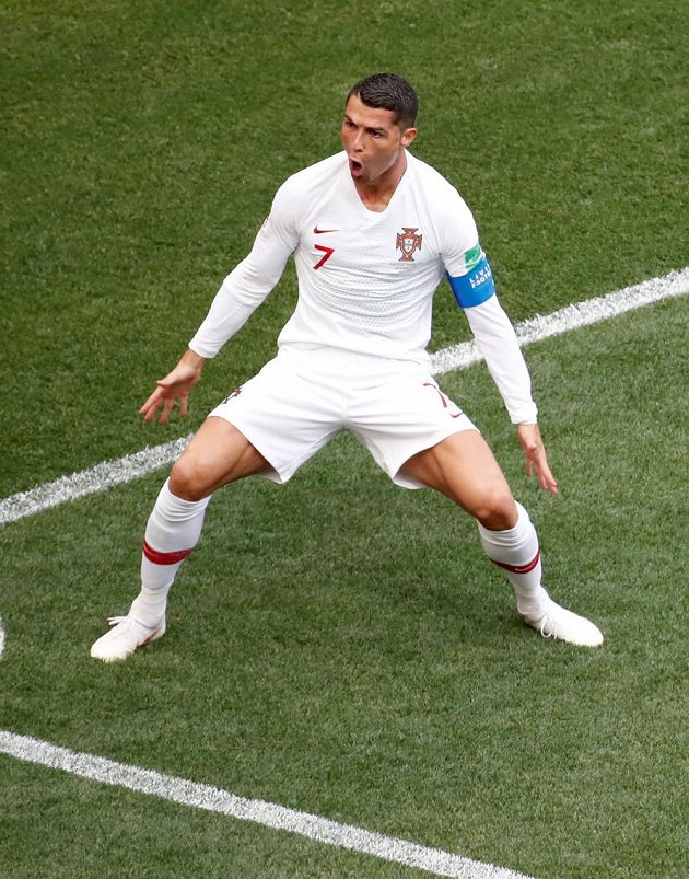 Cristiano Ronaldo slaví svůj čtvrtý gól na MS v Rusku. Po hattricku do sítě Španělska se trefil i v duelu proti Maroku.