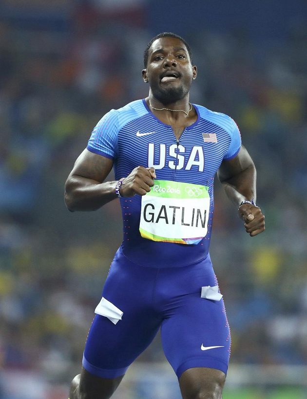 Americký sprinter Justin Gatlin roli spolufavorita běhu na 200 metrů nezvládl.