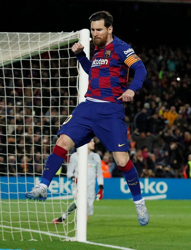 Lionel Messi se raduje z proměněné penalty, kterou rozhodl o výhře Barcelony nad San Sebastianem.