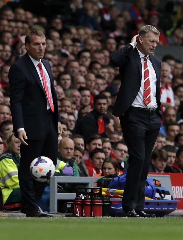 Trenér Liverpoolu Brendan Rodgers (vlevo) a kouč Manchesteru United David Moyes.