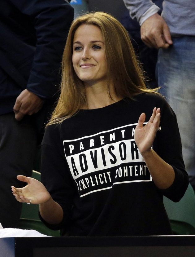 Andy Murray sice na titul v Melbourne nedosáhl, jeho snoubenka Kim Searsová však poutala pozornost třičkem s nápisem "Upozornění pro rodiče: Nevhodný obsah."