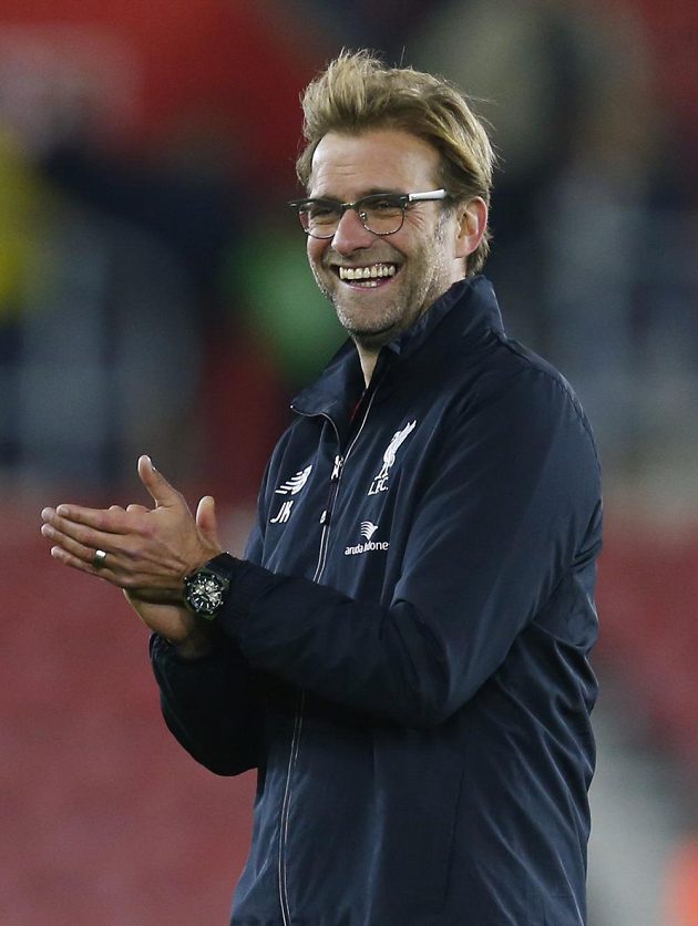 Trenér Liverpoolu Jürgen Klopp se raduje z vysoké výhry na hřišti Southamptonu.