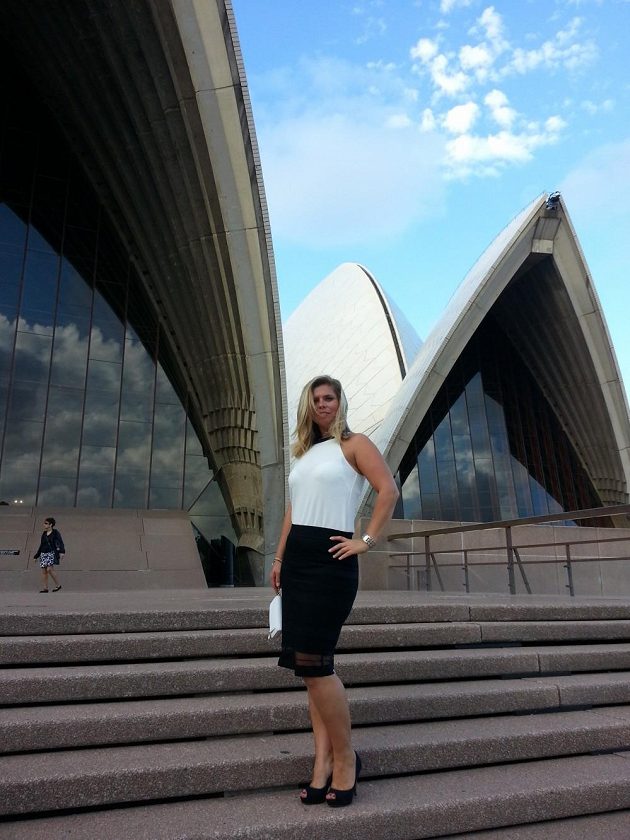 Petra Novotná po několikaměsíčním snažení u Opera House v Sydney.