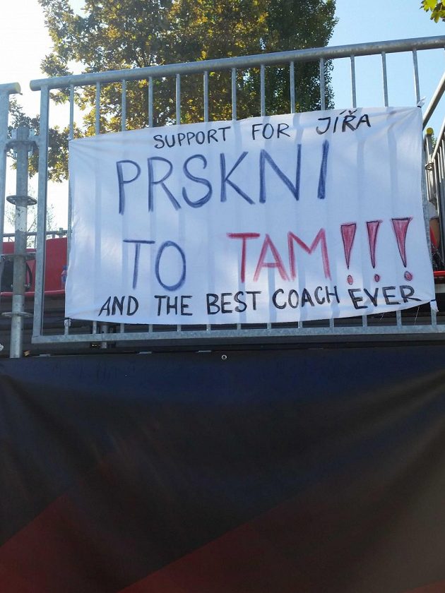 Jiřímu Prskavcovi fo finále nepomohly ani transparenty fanoušků.