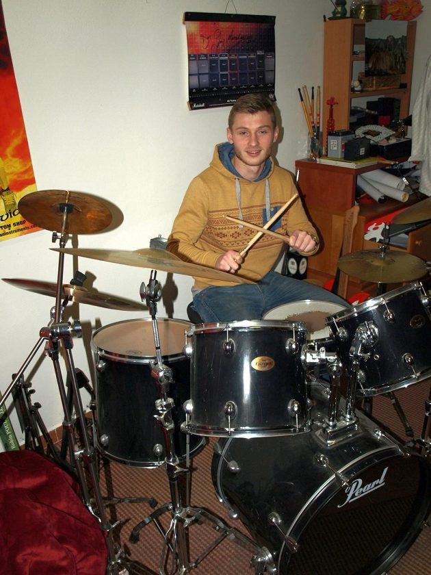 Sparťanský obránce Jakub Brabec ve svém bubenickém království.