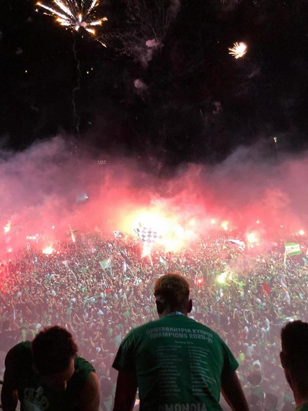Bouřlivé oslavy titulu s fanoušky Omonie.