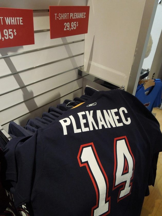 Tričko se jmenovkou Tomáše Plekance je pro fanoušky k mání za 30 kanadských dolarů.