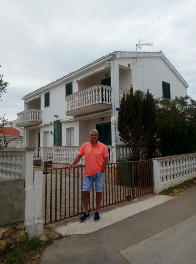 Bývalý stoper Liberce a Bohemians Josef Nesvačil pronajímá na chorvatském ostrově Vir apartmánový dům.