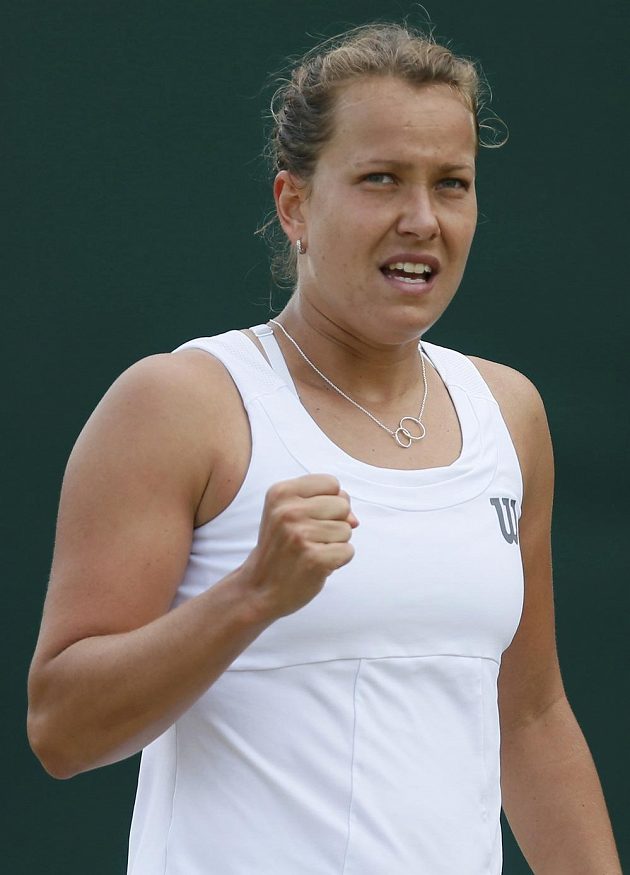 Barbora Záhlavová-Strýcová je poprvé ve čtvrtfinále Wimbledonu. Caroline Woznická ji nezastavila.