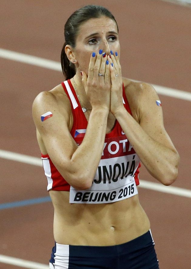 Zuzana Hejnová to zvládla, doběhla pro zlato na 400 m překážek při MS v Pekingu.