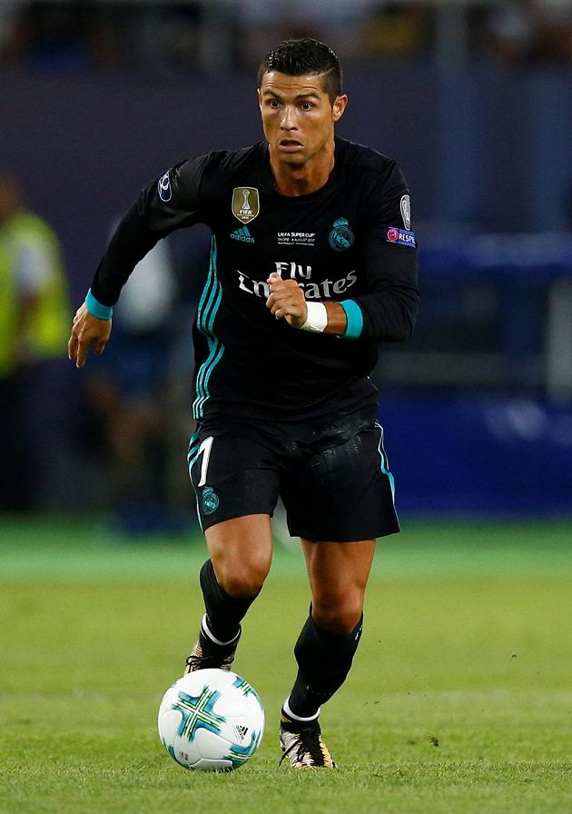Cristiano Ronaldo, nejzářivější hvězda Realu Madrid, se na trávníku objevila až v závěru zápasu.