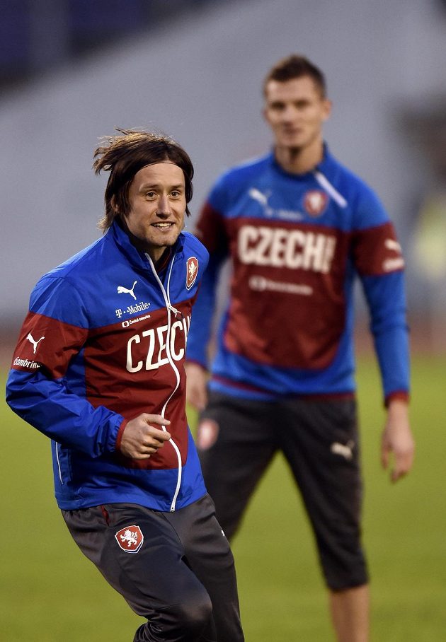 Kapitán národního týmu Tomáš Rosický hýřil na tréninku české fotbalové reprezentace dobrou náladou.