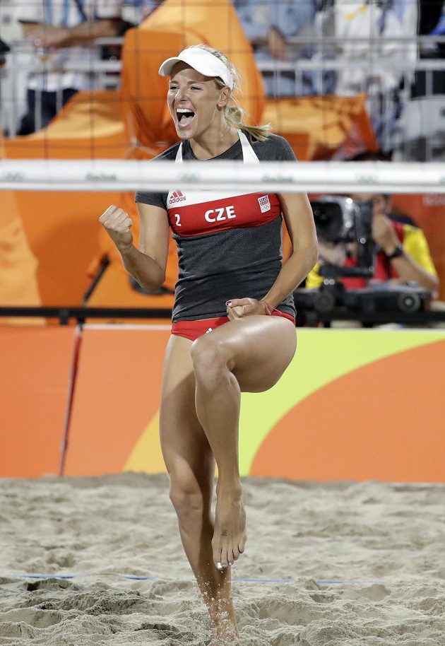 Radost Markéry Slukové. České beachvolejbalistky na Copacabaně pokračují!