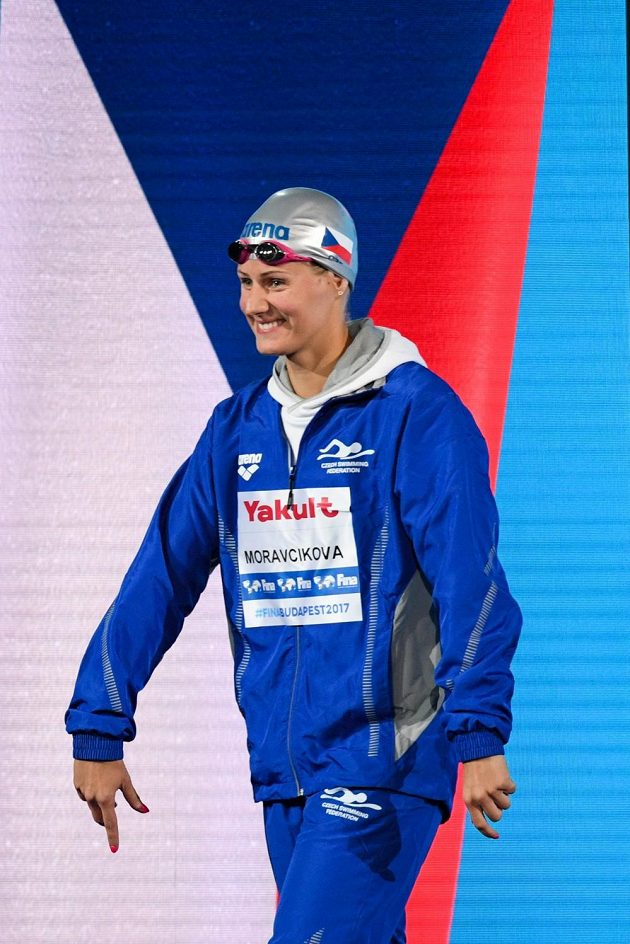 Martina Moravčíková před semifinále na 200 metrů prsa na MS v Budapešti.