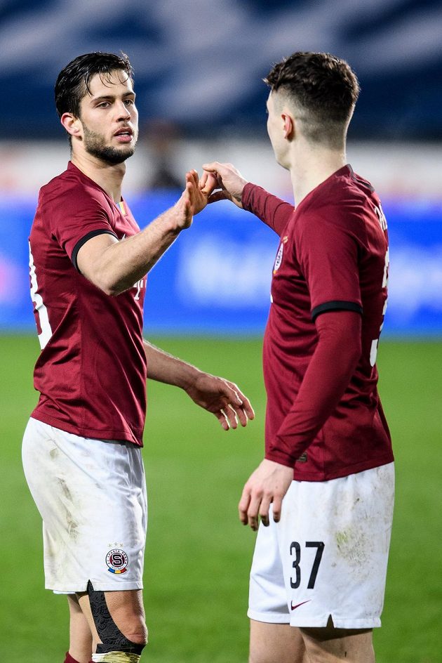 Dávid Hancko ze Sparty Praha a Ladislav Krejčí ze Sparty Praha po utkání osmifinále MOL Cupu s Baníkem Ostrava.