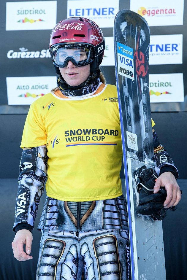 Snowboardistka Ester Ledecká během Světového poháru v italské Carezze.