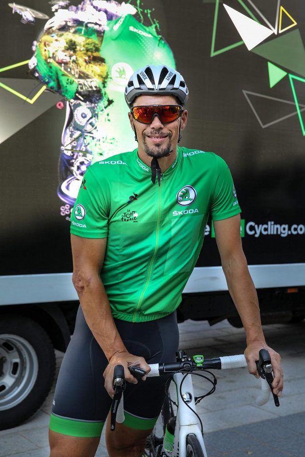 Pedro Horrillo se k cyklistice vrátil jako novinář a při Tour de France jako řidič doprovodného vozidla Škoda. Během nejslavnějšího závodu občas usedne i na kolo.