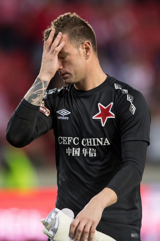 Brankář Jan Laštůvka po utkání 3. předkola Ligy mistrů mezi SK Slavia Praha a Bate Borisov zrovna nezářil štěstím. Výhra 1:0 se zdála Pražanům málo.