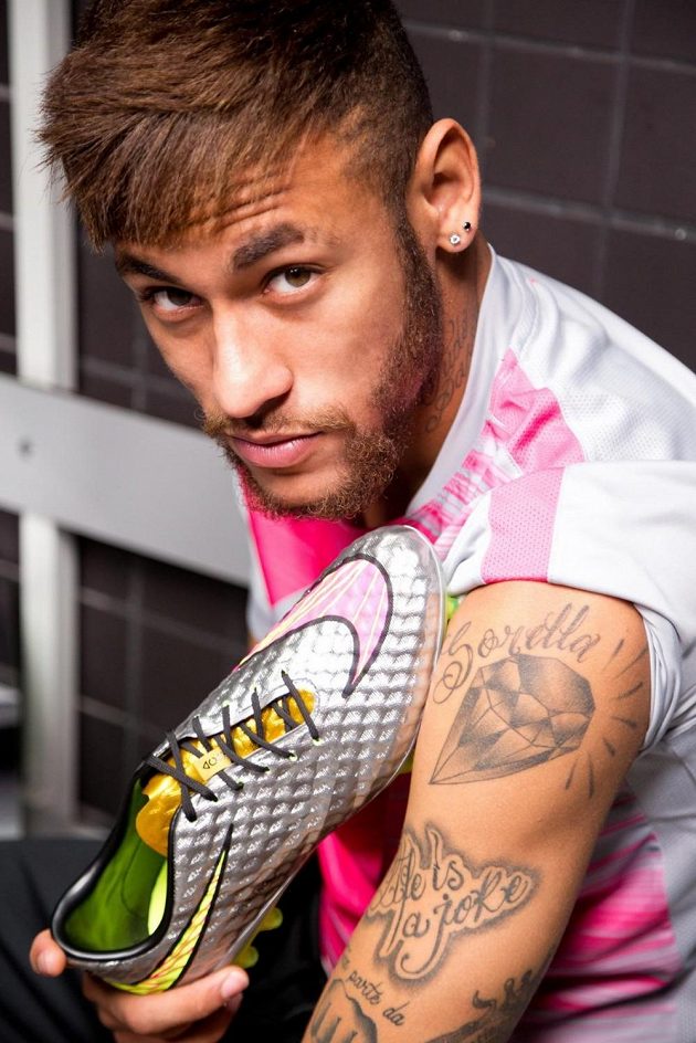 Neymar si milovaný diamant nechal i vytetovat...