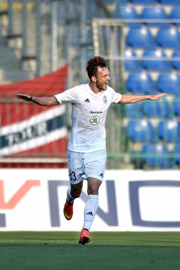 Mladoboleslavský záložník Daniel Bartl oslavuje svůj gól v úvodním duelu 2. předkola Evropské ligy proti Strömsgodsetu.