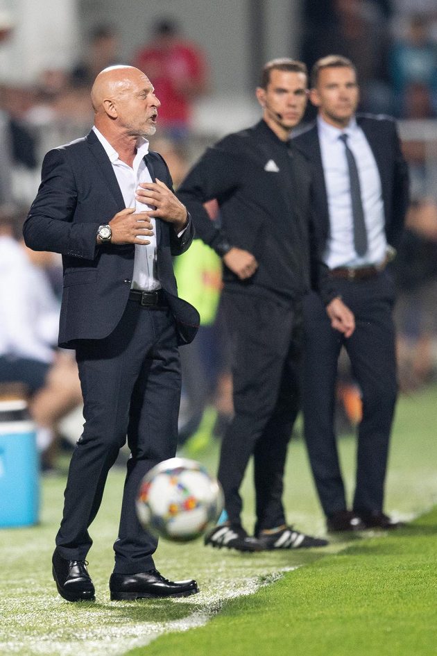 Trenér české fotbalové reprezentace Karel Jarolím během utkání Ligy národů s Ukrajinou.