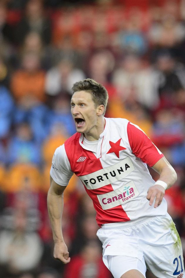 Útočník Slavie Milan Škoda se raduje z gólu, který vstřelil v samotném úvodu zápasu Spartě.